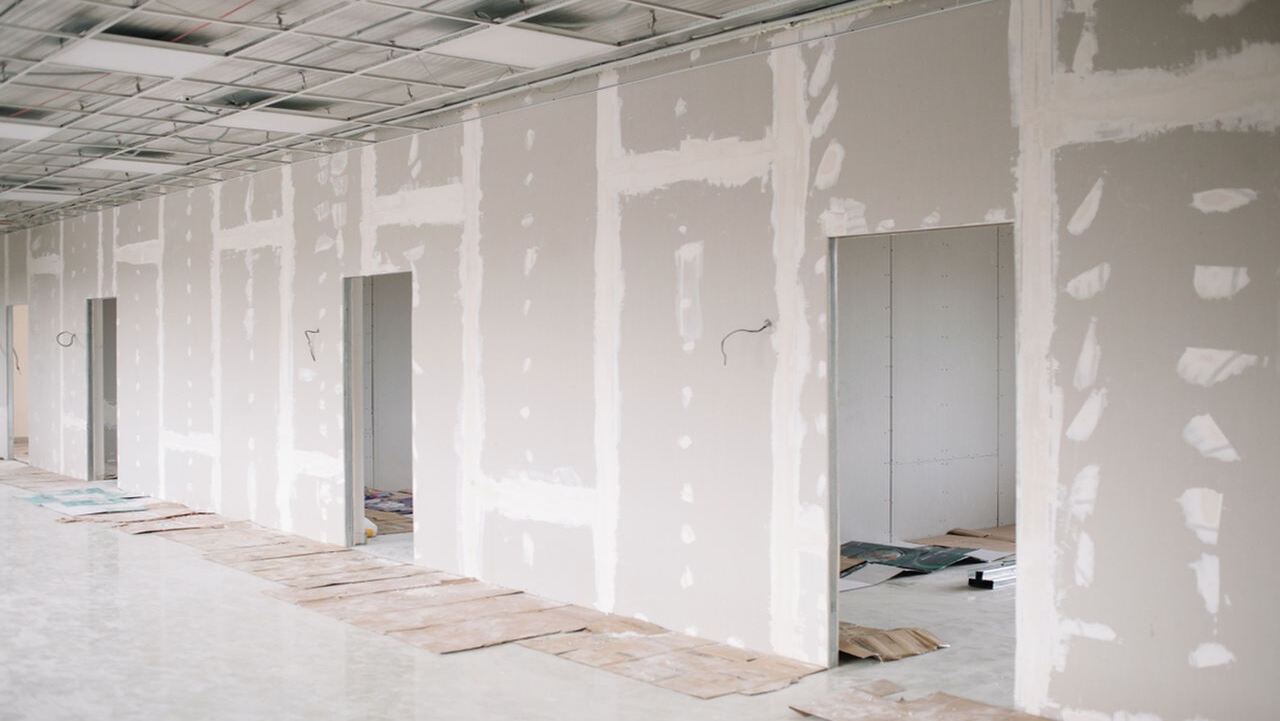 Bau von Trennwänden, Decken und Installationswänden